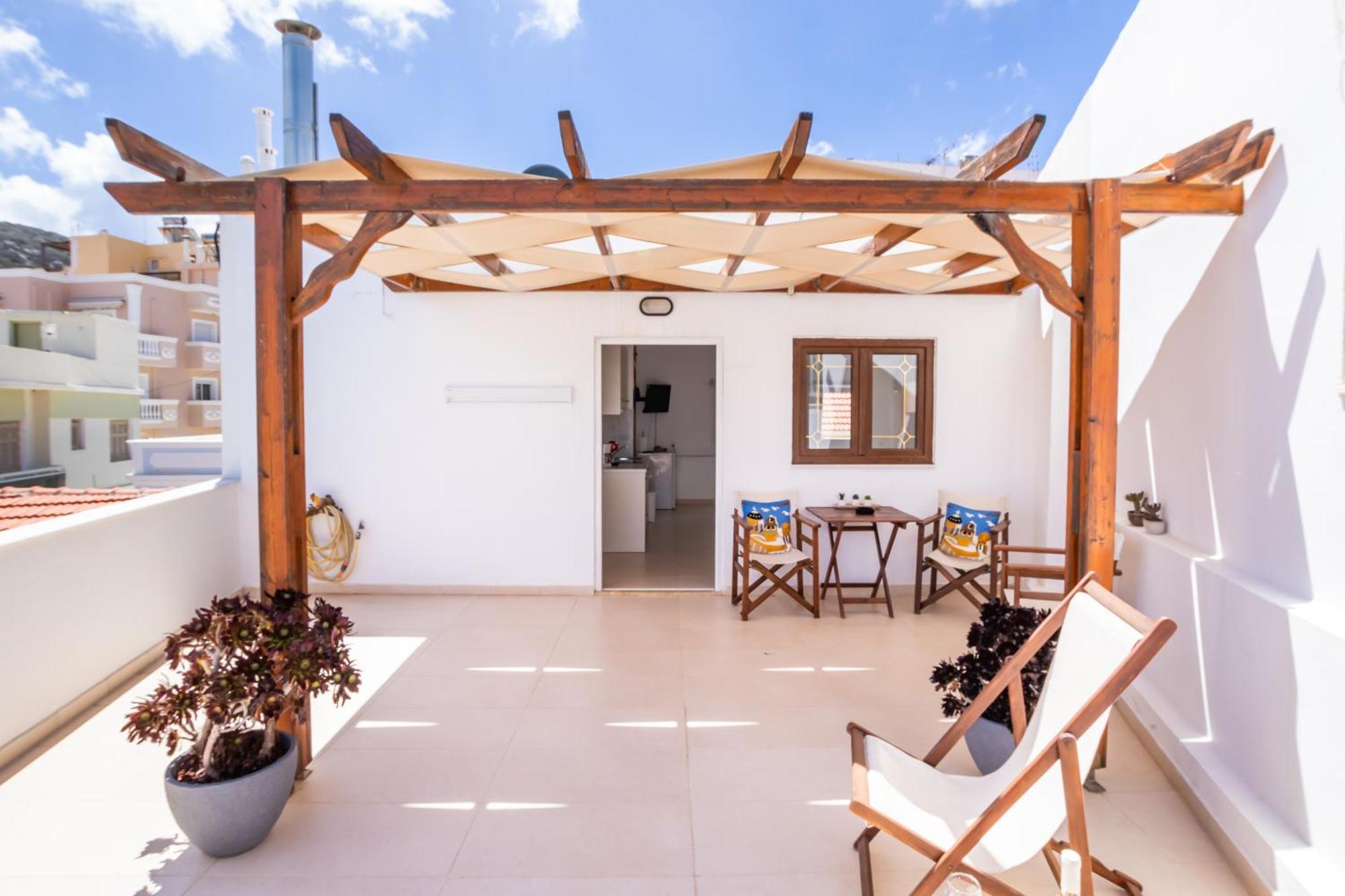 Apartamento Mimis & Connie 2 Kárpatos Exterior foto